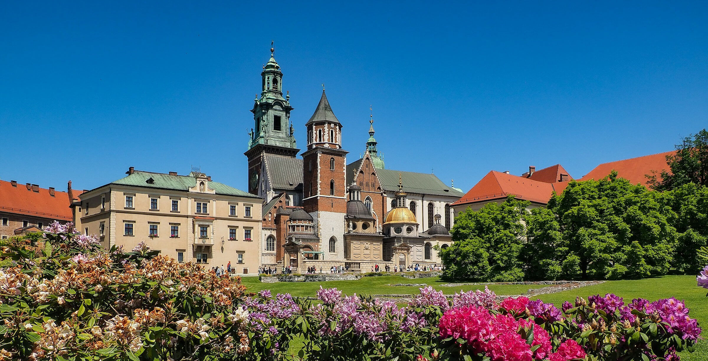 Katedra Wawelska wśród kwitnących ogrodów